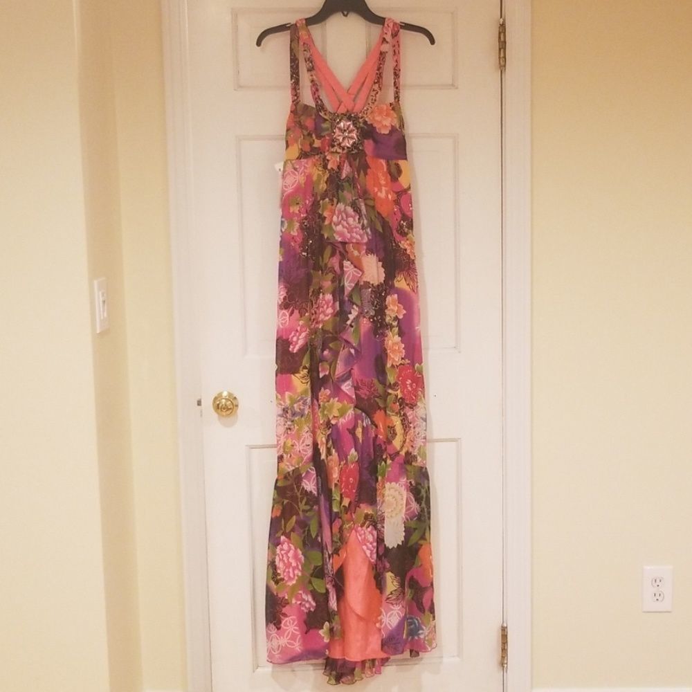 **Host Pick**Maryl Couture size 6 floor length maxi dress